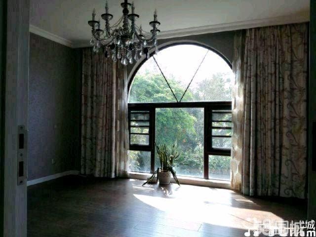 5室2廳3陽臺 滇池衛(wèi)城微風(fēng)島別墅臥室