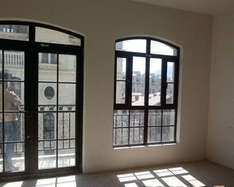 5室2廳3陽臺(tái) 公園1903圣維望臥室