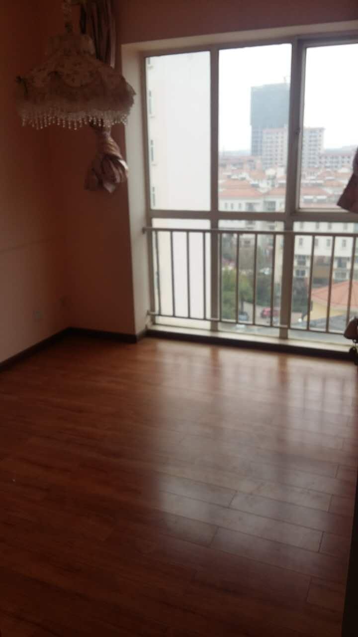 2室1廳1陽(yáng)臺(tái) 玫瑰灣小區(qū)公寓臥室