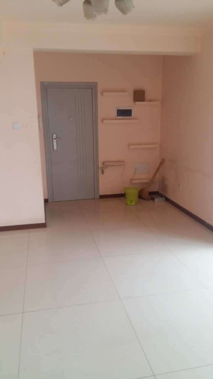 2室1廳1陽(yáng)臺(tái) 玫瑰灣小區(qū)公寓餐廳