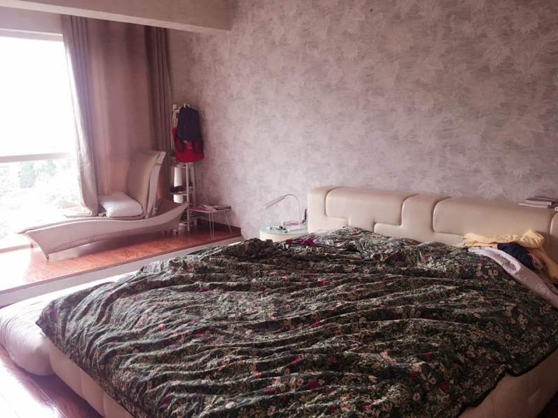 5室2廳3陽臺 林泉智苑別墅臥室