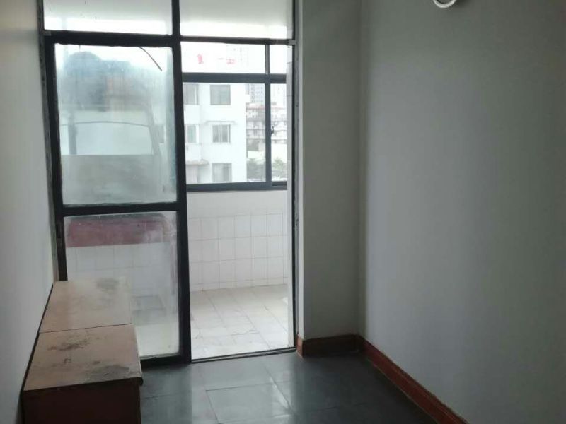 3室2廳1陽(yáng)臺(tái) 鼓樓路250號(hào)餐廳