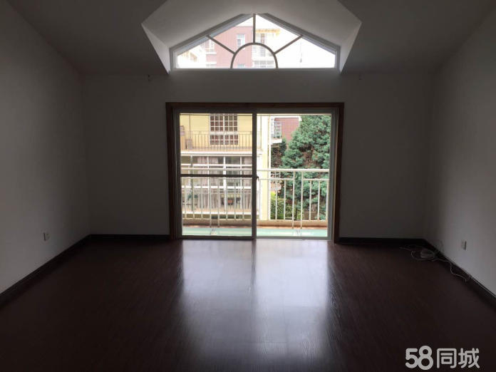 5室2廳2陽(yáng)臺(tái) 滇池依戀別墅臥室