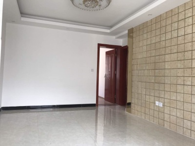 2室1廳1陽臺(tái) 春光小區(qū)