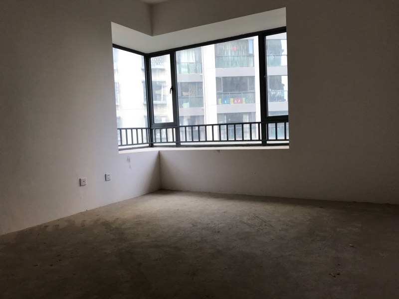 3室2廳2陽(yáng)臺(tái) 西府景苑臥室