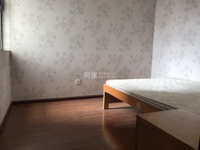 2室2廳2陽臺(tái) 假日城市