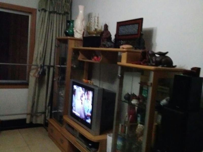 3室2廳1陽臺 秋苑小區(qū)客廳