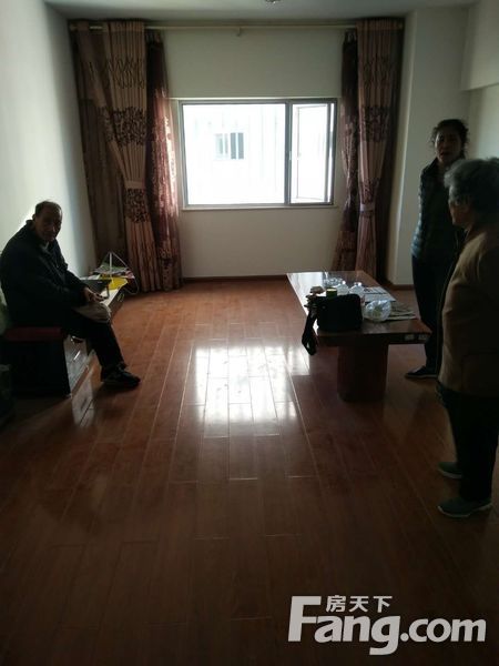 3室2廳1陽(yáng)臺(tái) 熙翥苑客廳