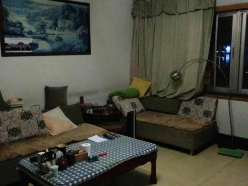 3室2廳1陽臺 秋苑小區(qū)臥室