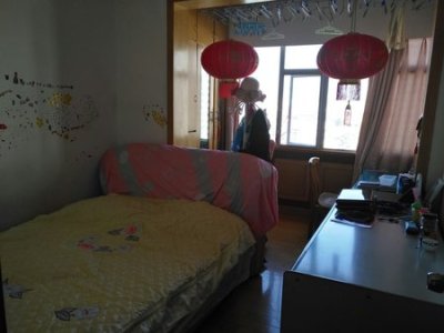 3室2廳1陽臺(tái) 云南日?qǐng)?bào)報(bào)業(yè)集團(tuán)生活區(qū)