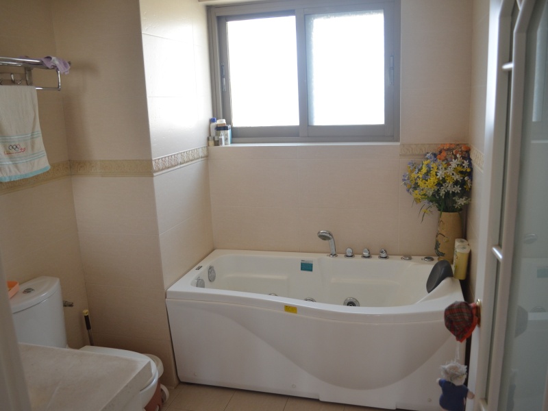 5室4廳4陽臺 金康園別墅衛(wèi)生間