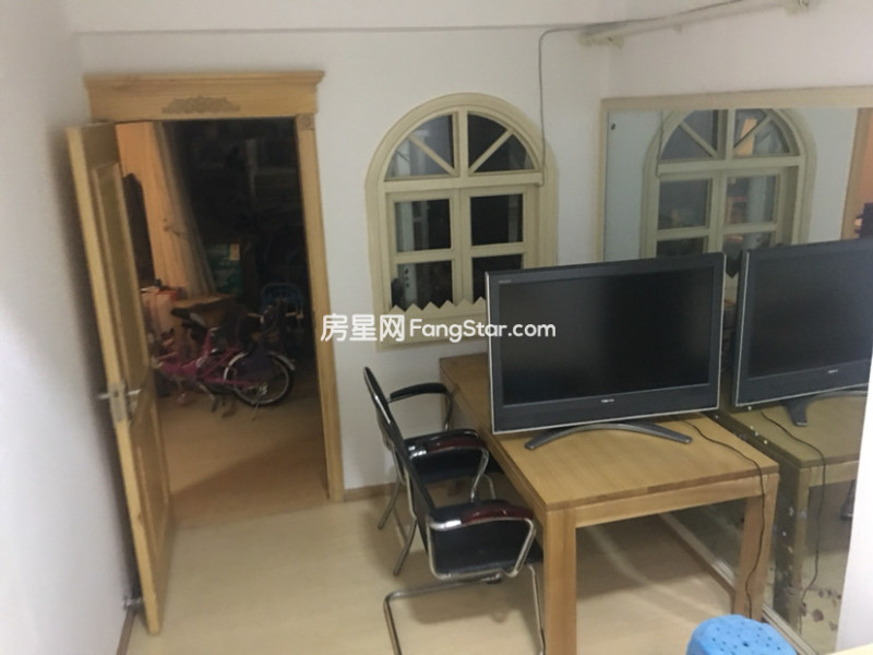 4室2廳1陽臺 滇池衛(wèi)城錦尚臥室