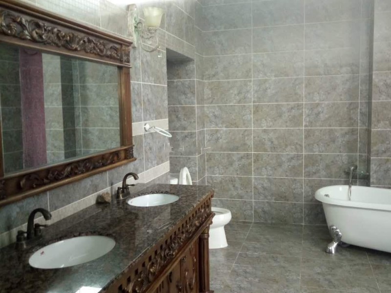 5室3廳4陽(yáng)臺(tái) 滇池高爾夫別墅別墅衛(wèi)生間