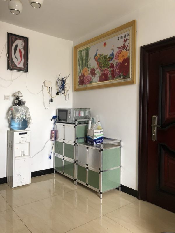 2室2廳2陽臺(tái) 玫瑰灣小區(qū)公寓餐廳