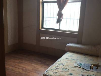 3室2廳2陽臺(tái) 銀城花園