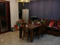 4室2廳2陽臺 東岸紫園別墅餐廳