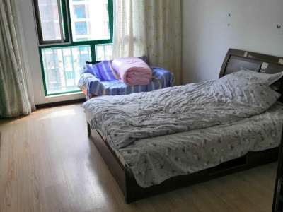 3室2廳2陽臺(tái) 世紀(jì)城探春苑臥室