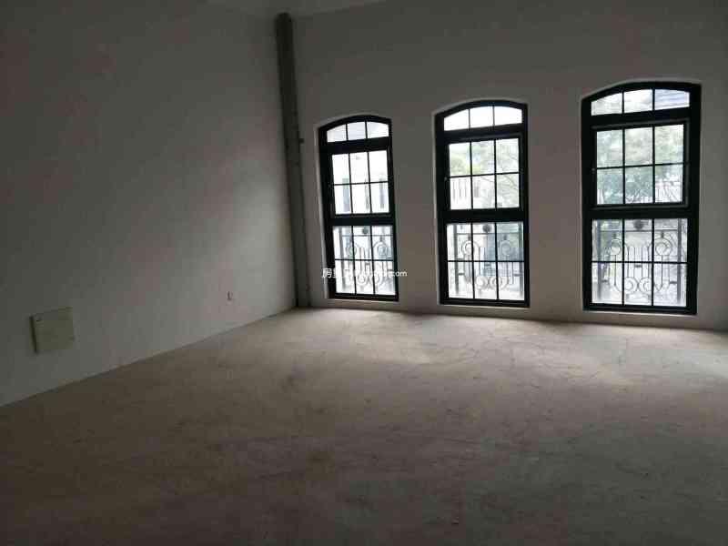 8室3廳4陽臺 滇池ONE一期別墅臥室