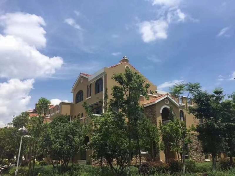 5室2廳3陽臺(tái) 紫東苑別墅自家花園