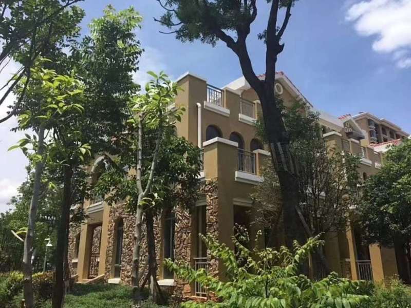 5室2廳3陽臺(tái) 紫東苑別墅自家花園