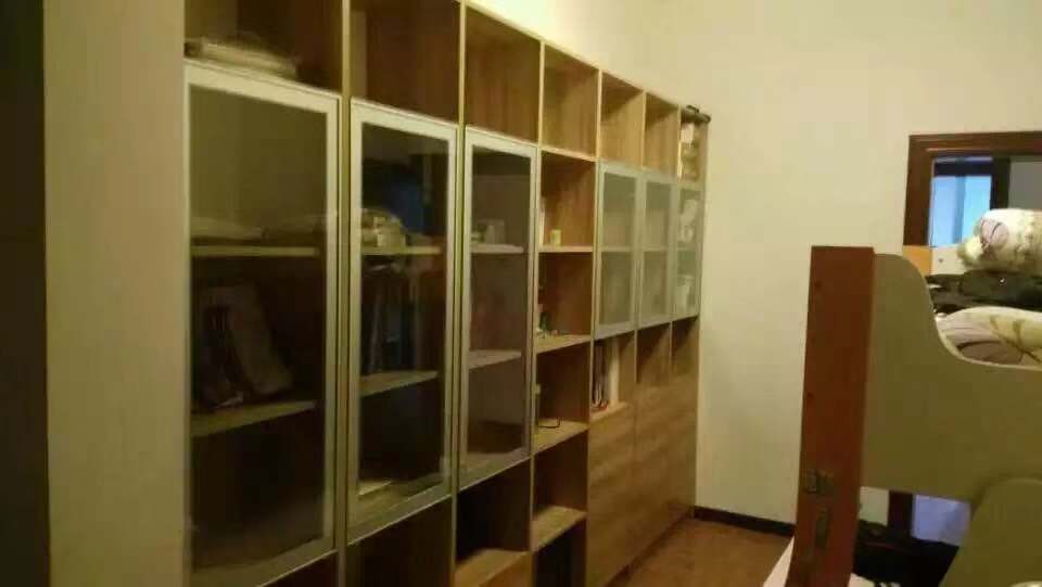 3室2廳2陽(yáng)臺(tái) 怡錦苑北區(qū)客廳