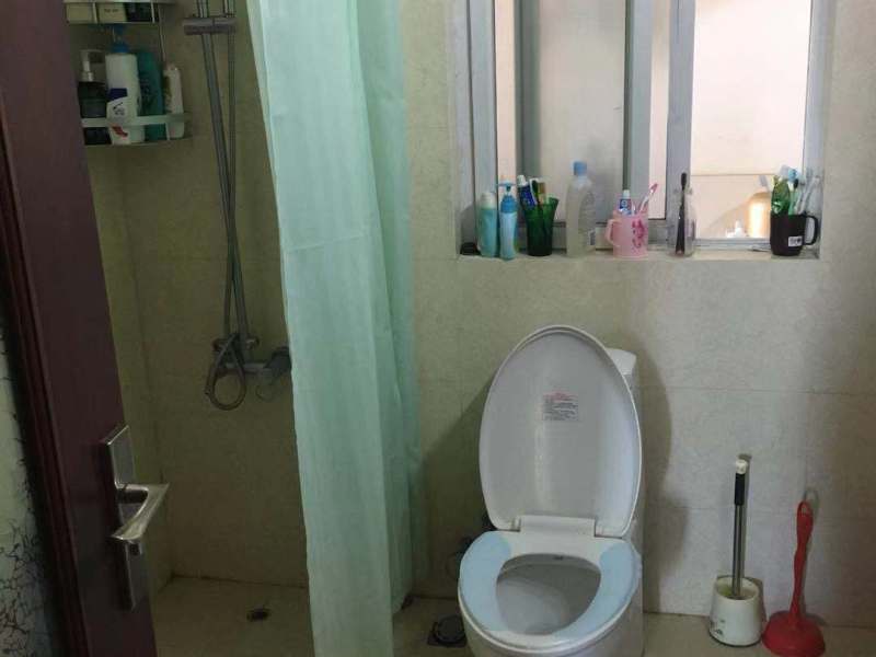 3室2廳2陽(yáng)臺(tái) 怡錦苑北區(qū)客廳