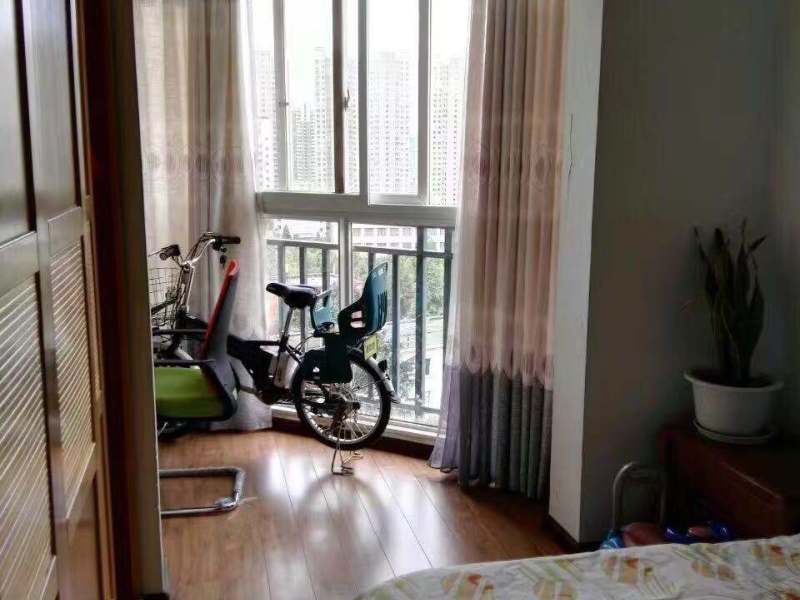 3室2廳2陽(yáng)臺(tái) 怡錦苑北區(qū)客廳