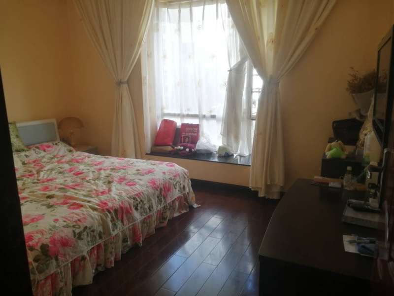 5室3廳4陽臺 天陽花園臥室