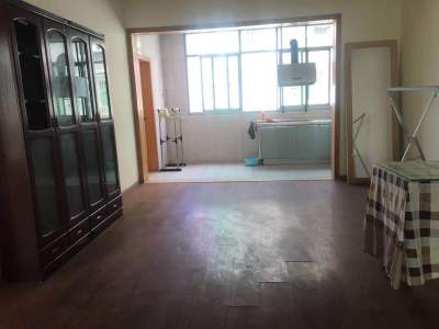 4室2廳2陽(yáng)臺(tái) 解放新村40號(hào)院