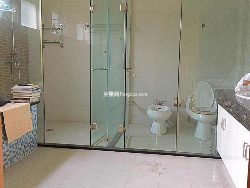 6室2廳3陽臺 滇池高爾夫別墅別墅衛(wèi)生間