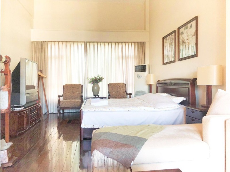 4室2廳2陽臺(tái) 滇池花園別墅臥室