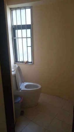 5室2廳2陽臺 香檳小鎮(zhèn)別墅衛(wèi)生間