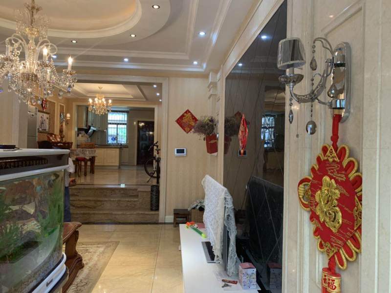 5室2廳3陽臺 林與堂別墅客廳