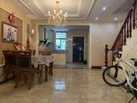 5室2廳3陽臺 林與堂別墅餐廳