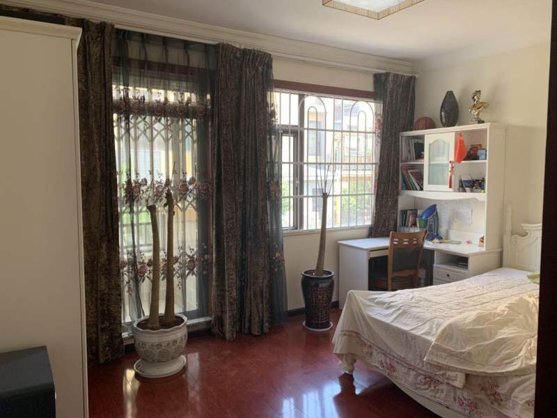 5室2廳3陽臺 林與堂別墅臥室