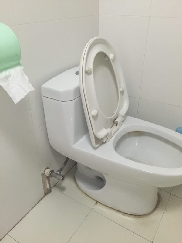 中央丽城卫生间