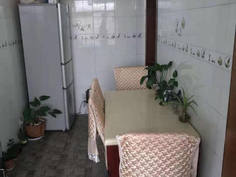 梁源小区餐厅