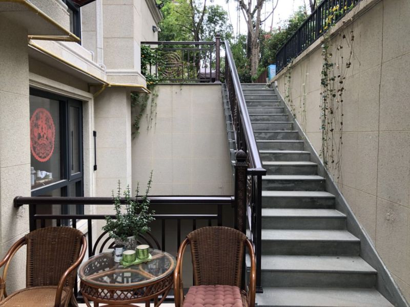 5室5廳3陽(yáng)臺(tái) 滇池ONE7號(hào)地塊劍橋公館別墅臥室