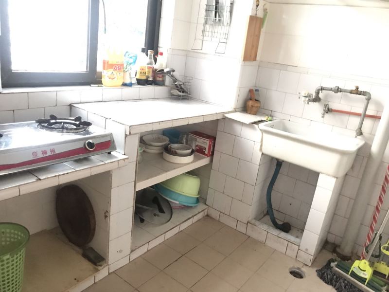 3室2廳1陽(yáng)臺(tái) 西華小區(qū)夏蓉里其他