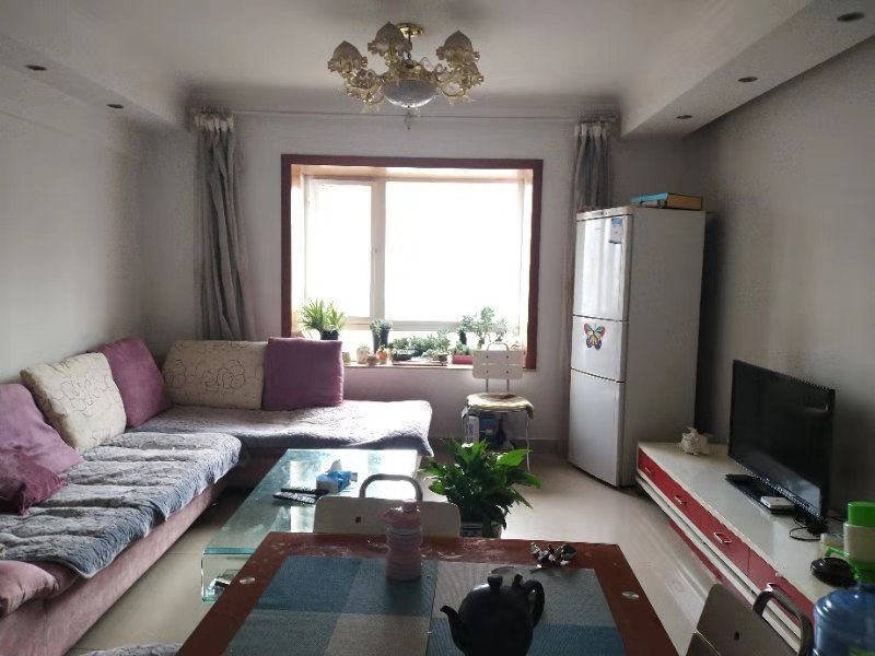 2室2廳1陽臺 藍色經(jīng)典現(xiàn)代洋房門廳