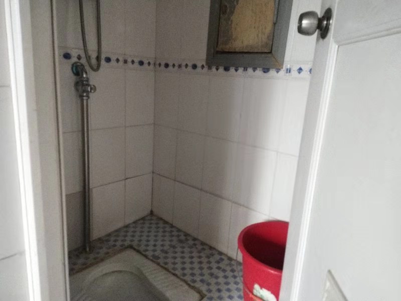 2室2廳1陽臺 藍色經(jīng)典現(xiàn)代洋房門廳