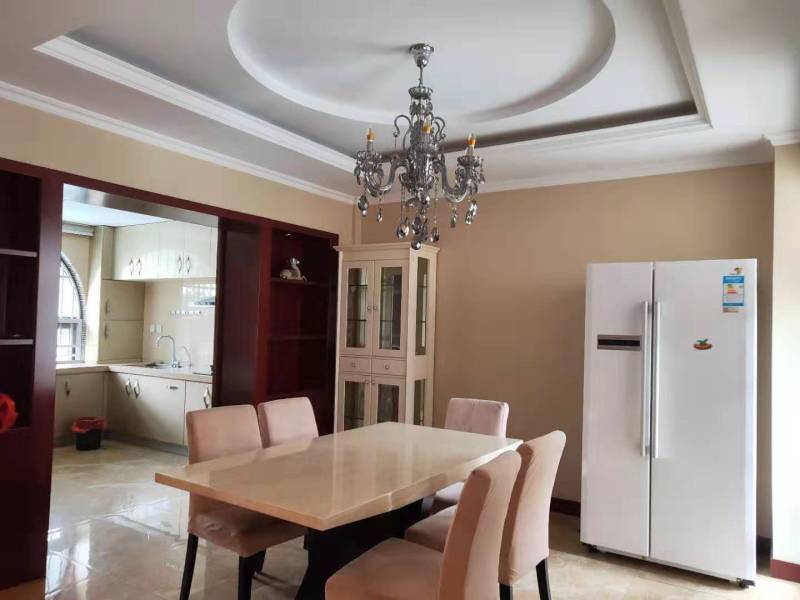 5室3廳4陽臺(tái) 滇池衛(wèi)城微風(fēng)島別墅餐廳