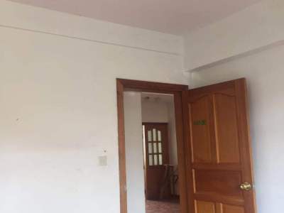 4室2廳2陽臺 凱苑小區(qū)書房