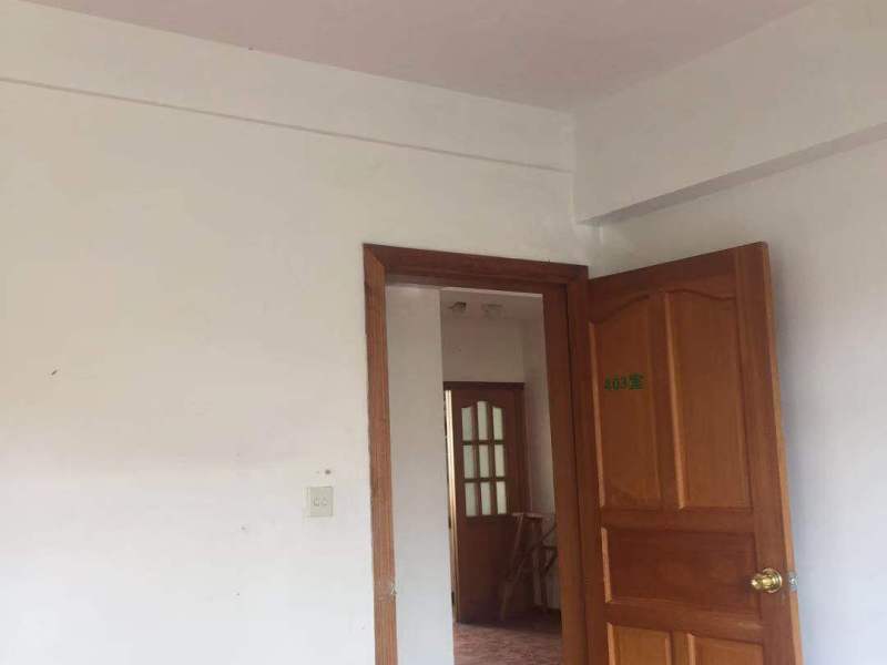 4室2廳2陽臺 凱苑小區(qū)書房