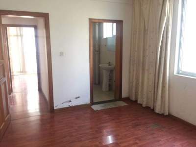 4室2廳2陽臺 凱苑小區(qū)臥室