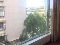 4室2廳2陽臺 凱苑小區(qū)陽臺