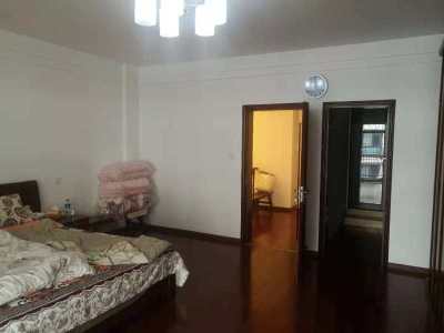 5室2廳3陽臺 香檳小鎮(zhèn)別墅臥室