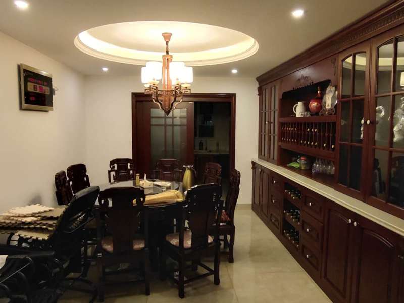 5室2廳2陽臺(tái) 世紀(jì)城華春苑餐廳