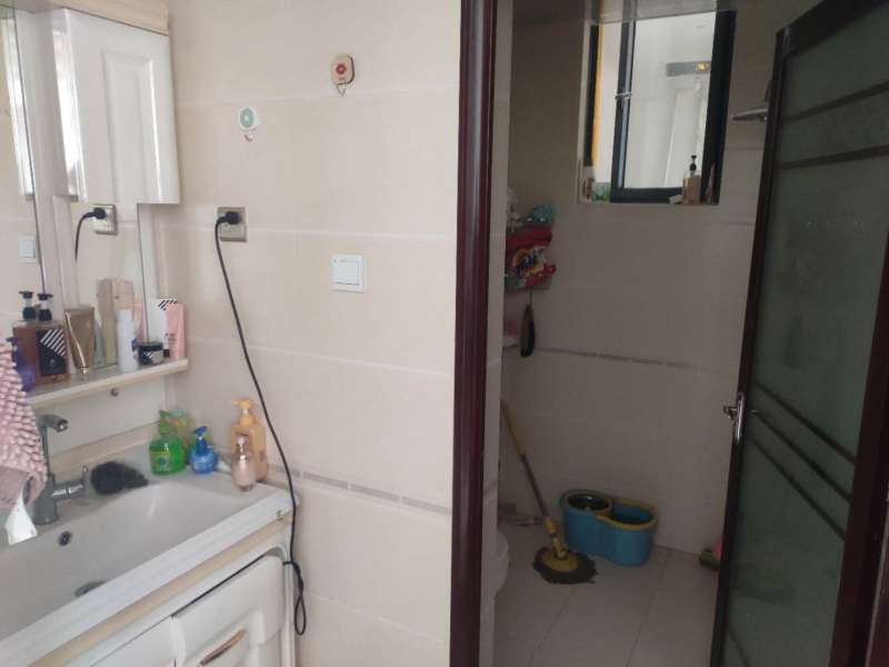 2室2廳1陽臺(tái) 華飛名盛世界衛(wèi)生間