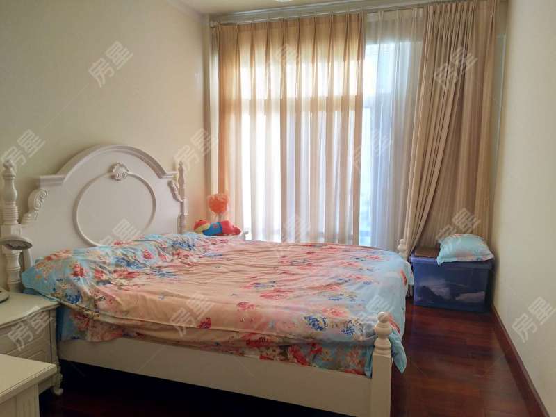 5室2廳3陽臺 滇池衛(wèi)城紫廬別墅臥室